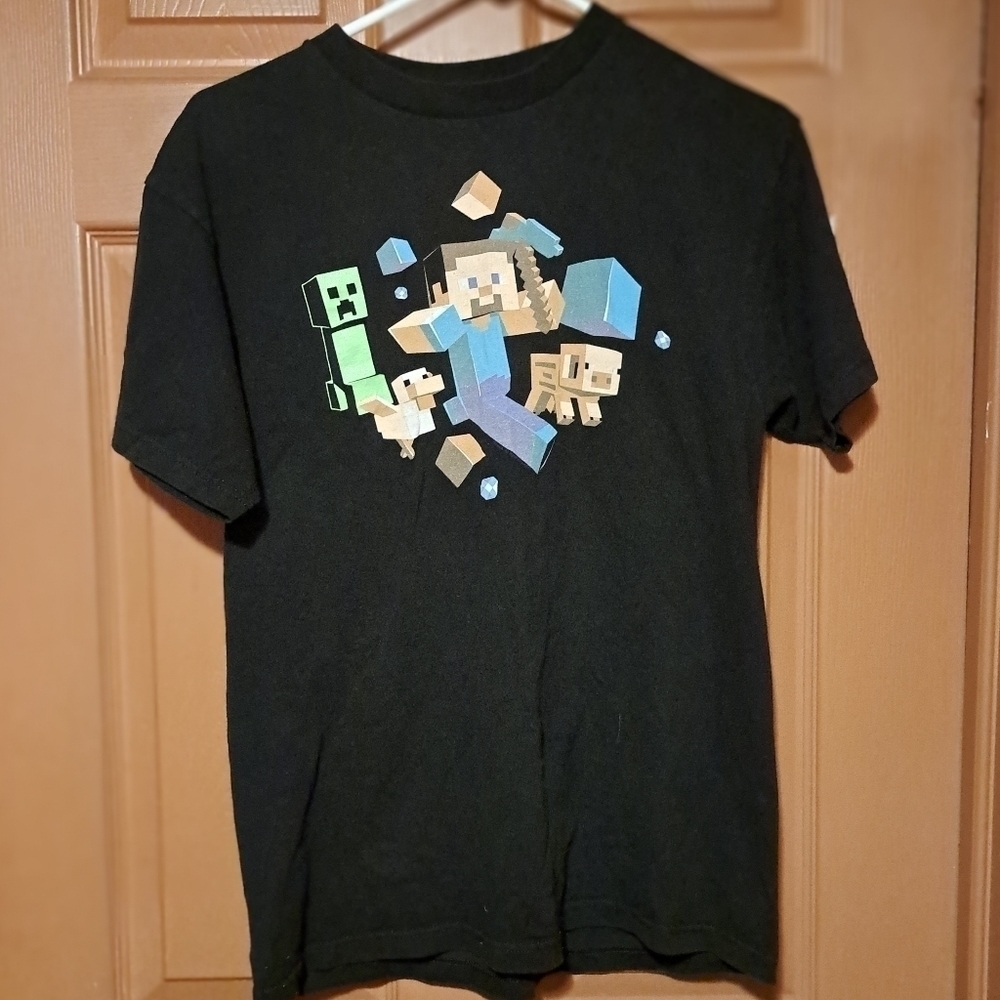 Mojang jinx T-shirt size medium 5/$25